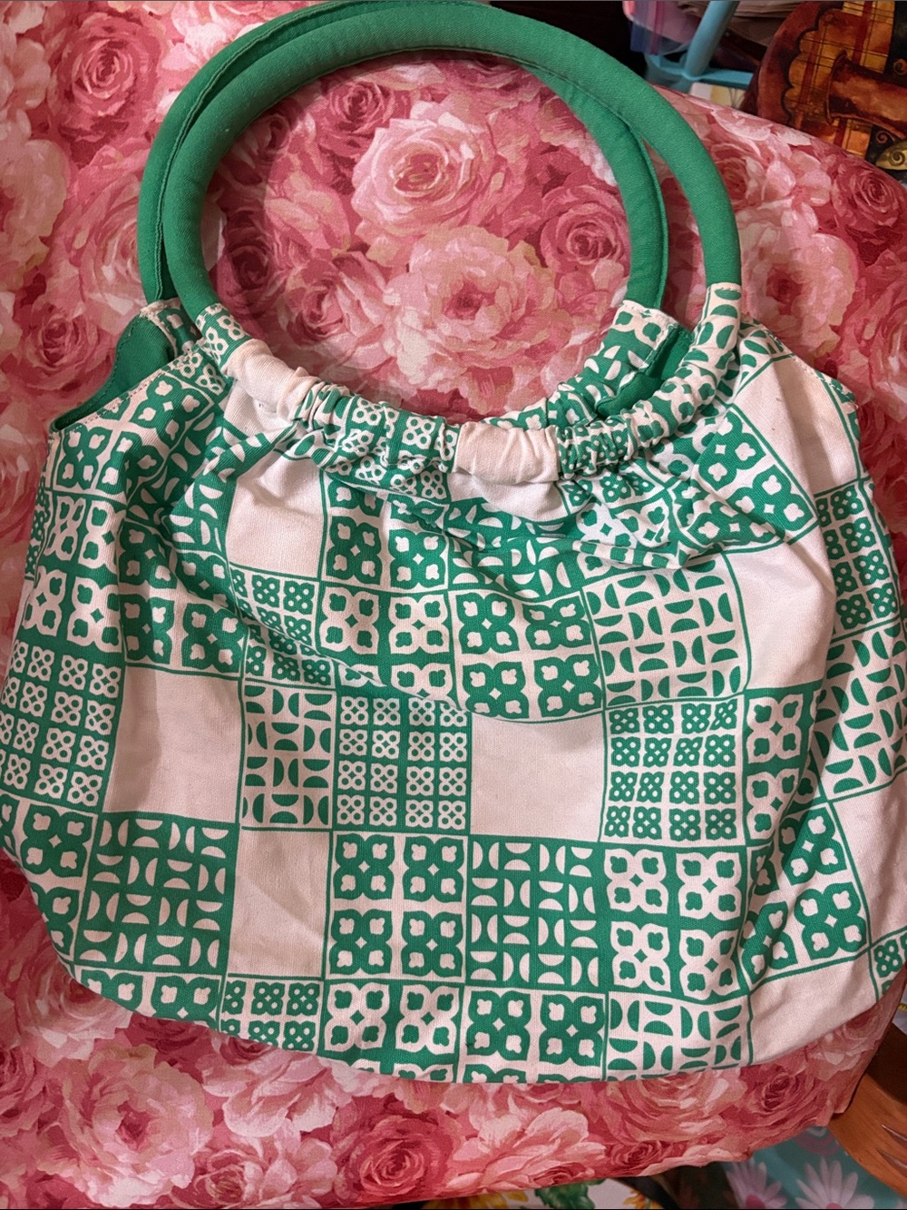 Green and White Patterned Ring-Handle Women’s Bag